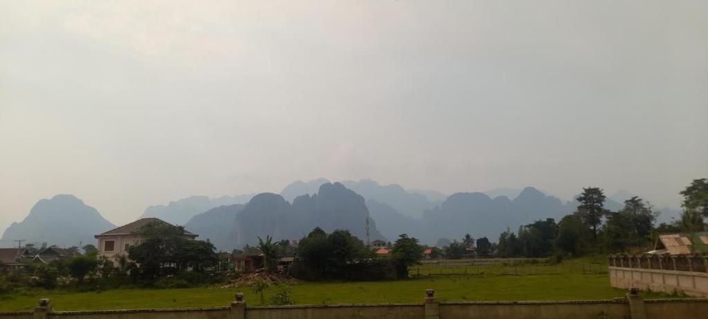 Vang vieng Garden Hotel Buitenkant foto